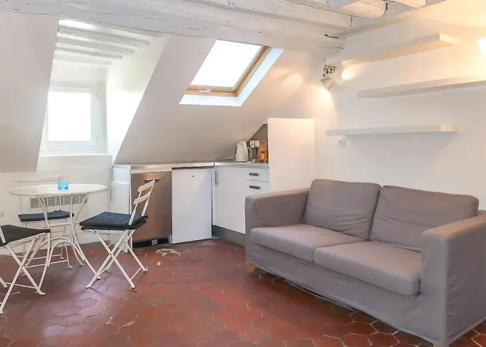 Saint Paul, Rue Pavee, Duplex - Id 1049 Apartment *