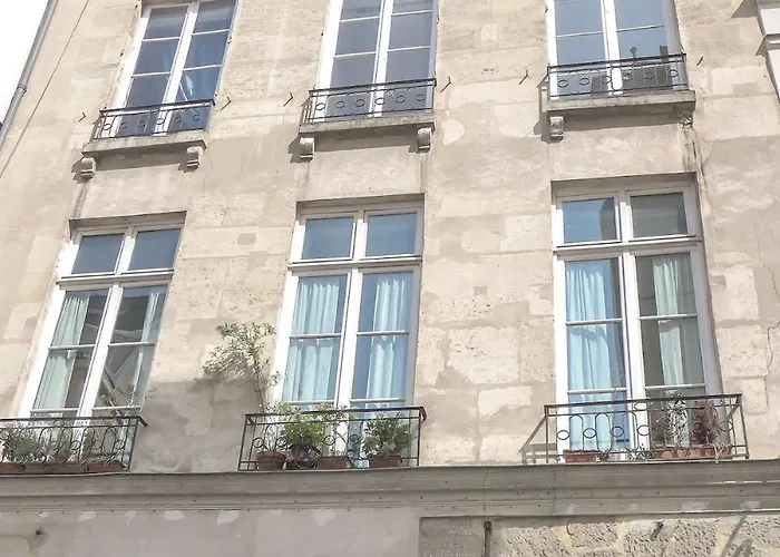 Saint Paul, Rue Pavee, Duplex - Id 1049 Apartment