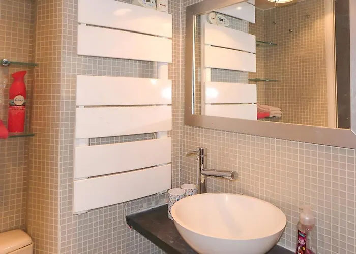 Apartment Saint Paul, Rue Pavee, Duplex - Id 1049 *